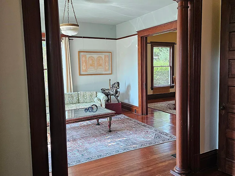 307 NE Graham St — Photo 5
