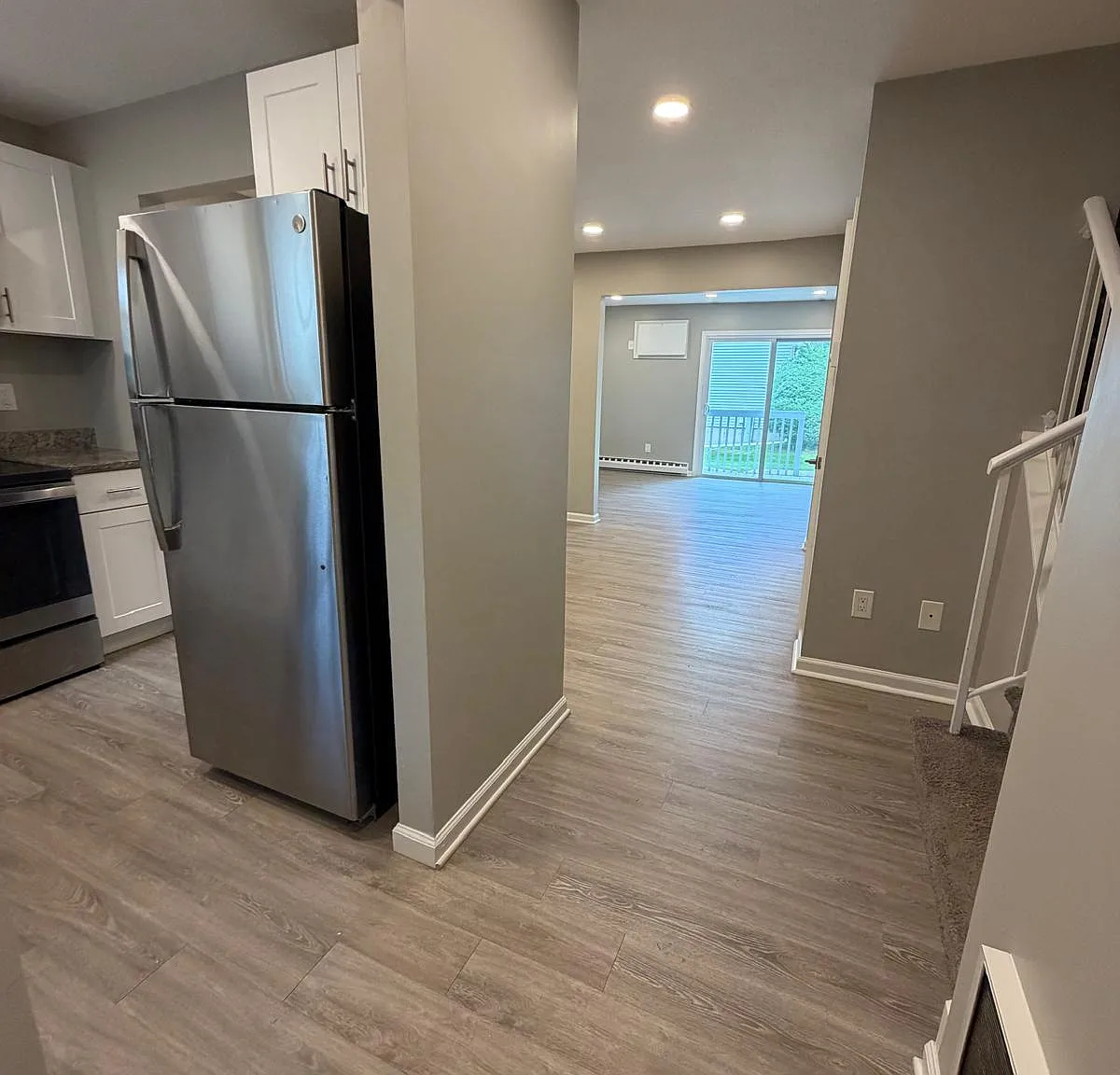 2 bed, 1.5 bath, 1152 sqft, $2,000 — Photo 3