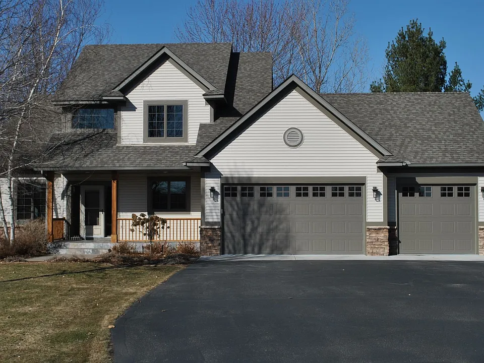 964 Fraser Ln