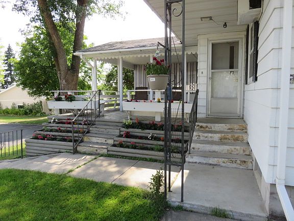5th image of 111 E Broadway St