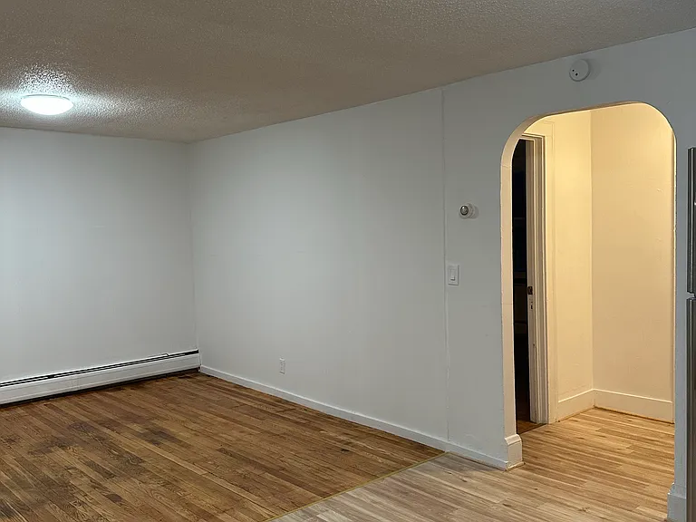 28 Beverly Hts #2 — Photo 16