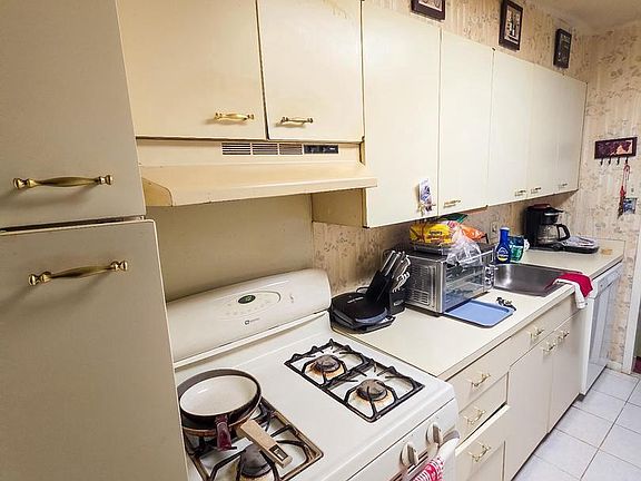 2nd image of 3600 Conshohocken Ave APT 1804