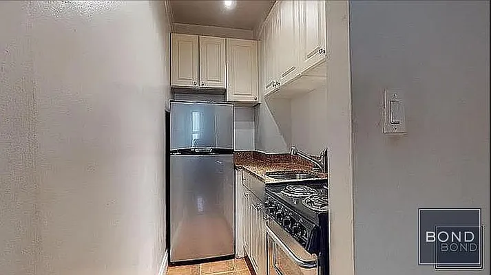 Rented by Bond New York | media 3