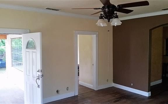 3rd image of 903 N Rose Ave