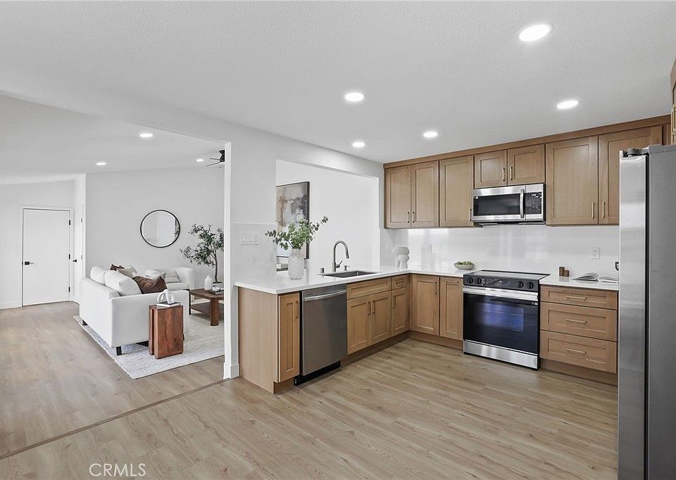 1st image of 26456 Evergreen Rd