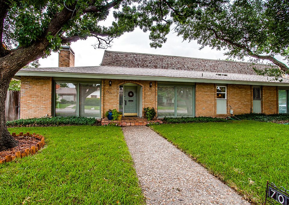 7031 Briarmeadow Dr, Dallas,