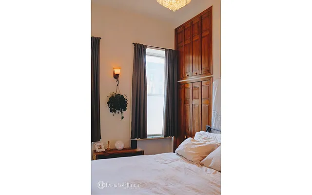 Rented by Douglas Elliman | media 20