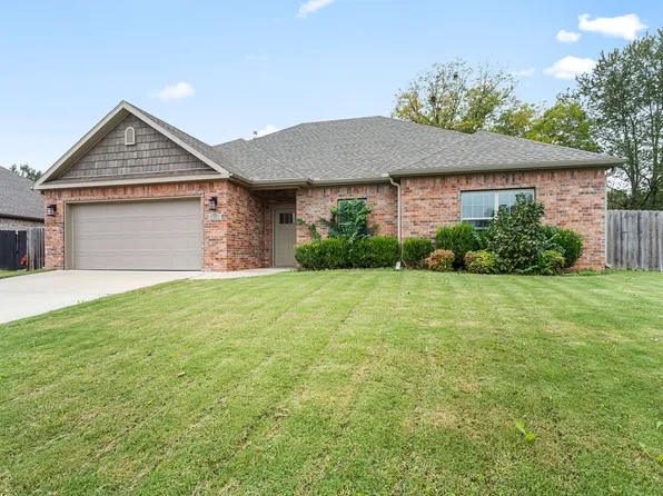 2302 S Aspen St, Siloam Springs, AR 72761