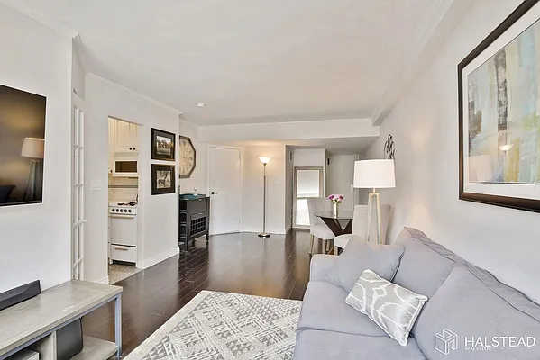 Rented by Halstead Real Estate | media 6
