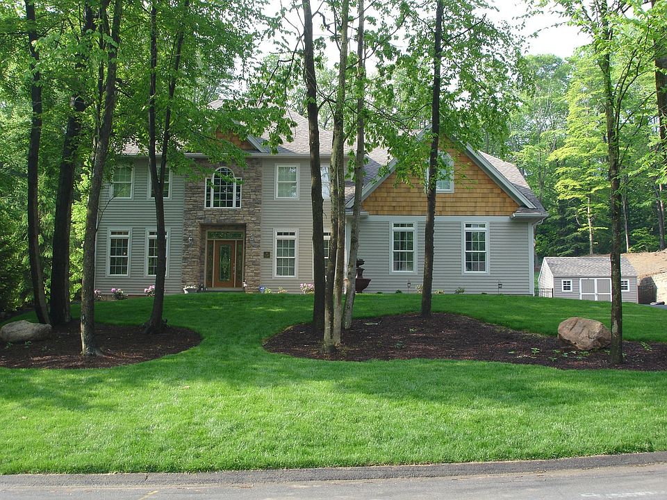 1st image of 10 Bear Brook Ct