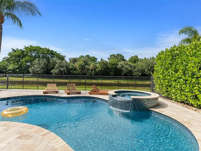 9529 Eden Roc Ct — Photo 8