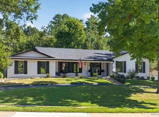 14391 Ladue Rd, Chesterfield, MO 63017