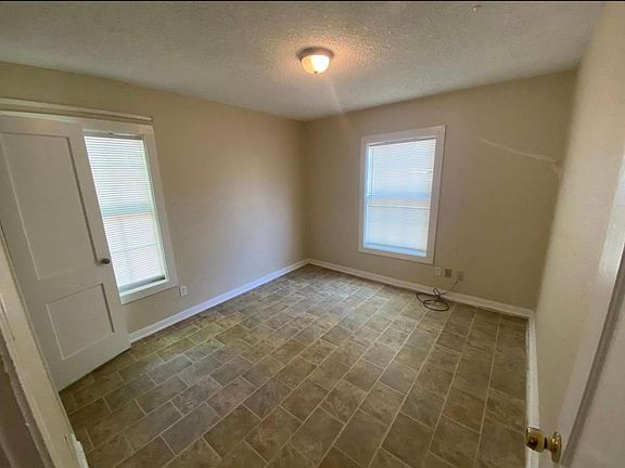 2nd image of 1706 Alamo Ave #A
