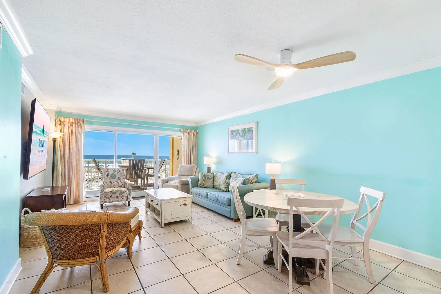 2 bed, 2.0 bath, 893 sqft, $3,464 — Photo 3