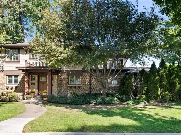 645 S Belmont Ave, Arlington Heights, IL 60005