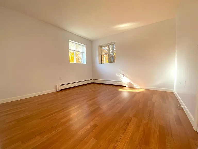 504 Broad St #5 — Photo 4