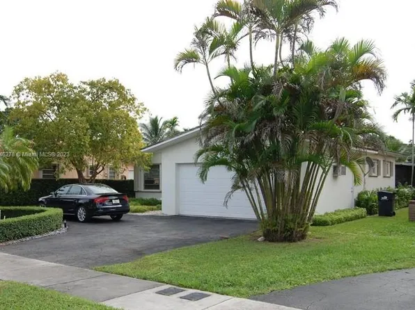860 Westward Dr, Miami Springs, FL 33166
