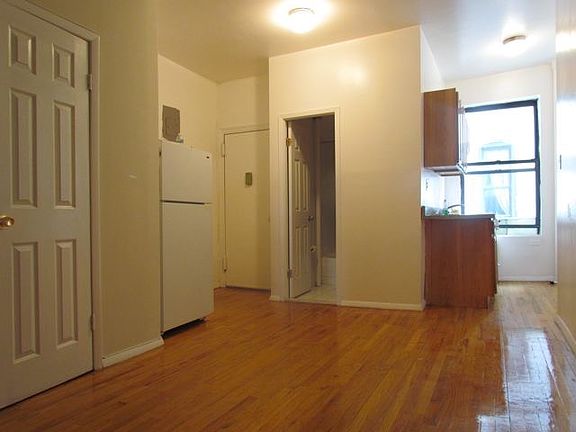 4th image of 508 W 29th St APT 4