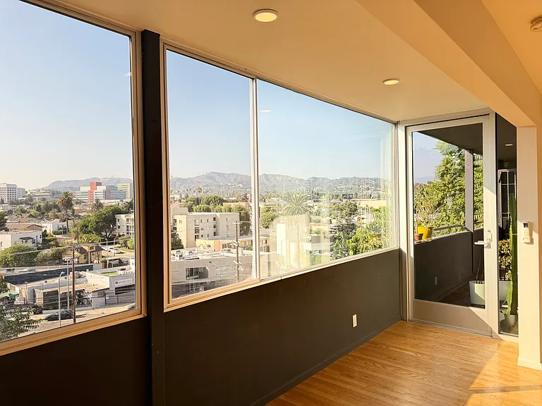 987 Manzanita St #2 — Photo 3