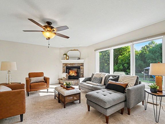 2nd image of 2314 Falcon Dr