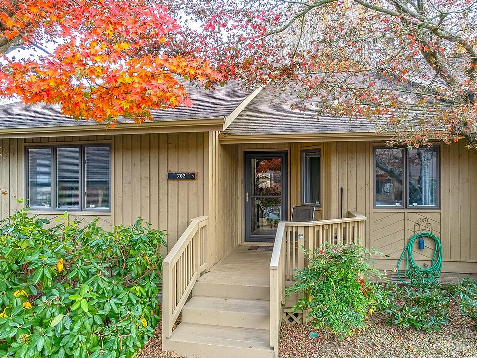 1st image of 702 Red Oak Dr
