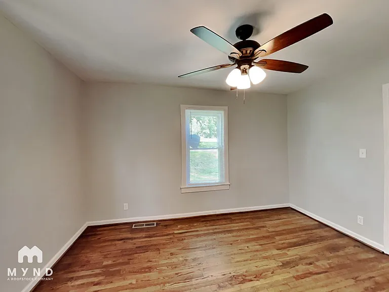 7824 Rugby Ave — Photo 12