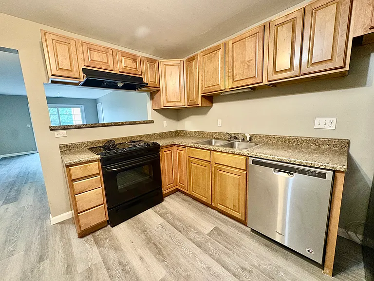 664 Materdie Ln #203 — Photo 8