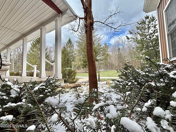 5th image of 951 Mountain Rd