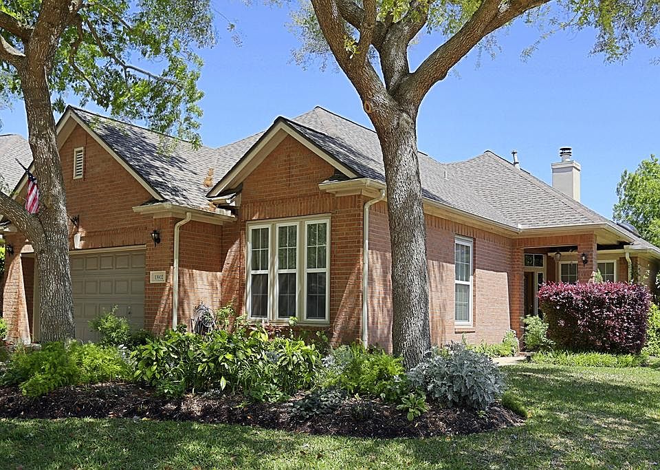 13902 ASPEN COVE COURT IN THE RETREAT OF PARKWAY VILLAGES