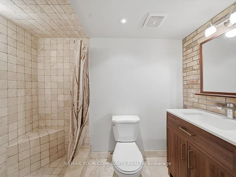2 Hollywood Hill Cir #LOWER — Photo 8