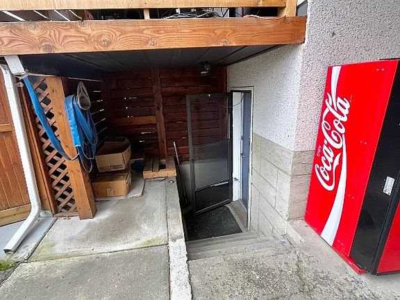 3rd image of 385 Perth Rd