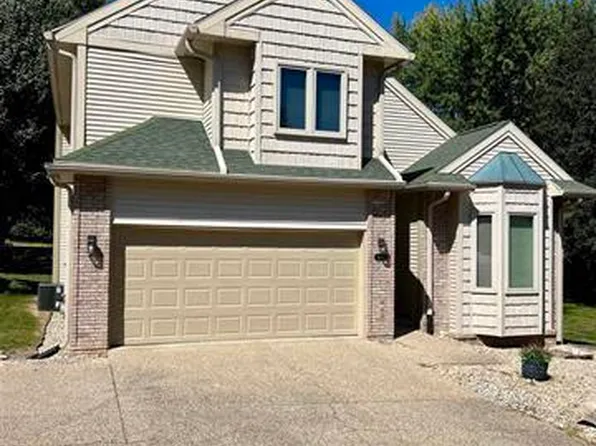 9103 S Front 9 Dr, Bloomington, IN 47401