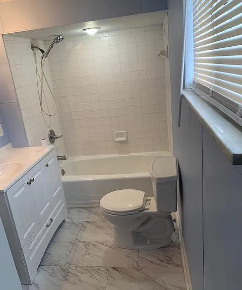 435 Elk St #1 — Photo 6