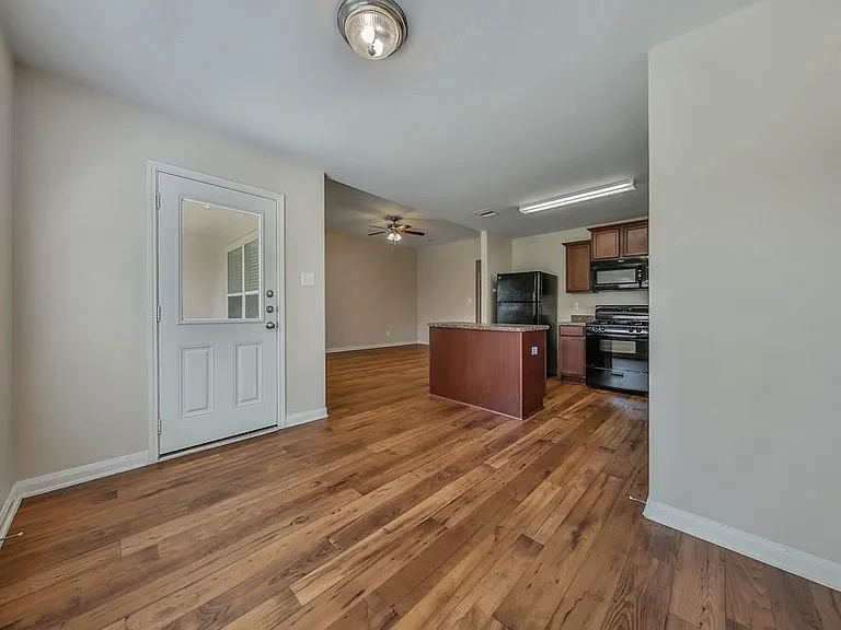 315 Pine Mist Ln — Photo 9