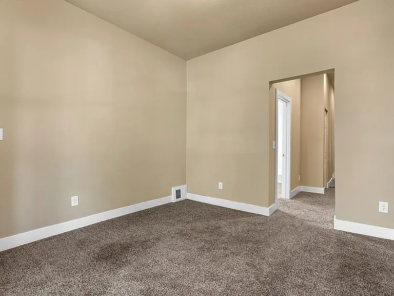 2716 N Murray Ave — Photo 11