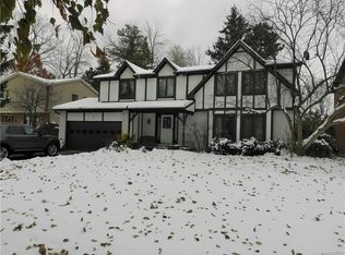 11 Fawnwood Dr, Buffalo, NY 14221