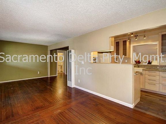 3rd image of 2100 Winafred St