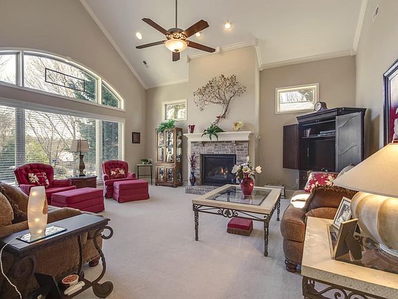 5th image of 125 Kiowa Way