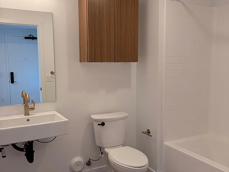 Rainford Apartments — Photo 90