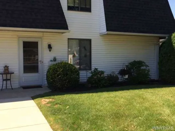 23A Foxberry Dr, Amherst, NY 14068