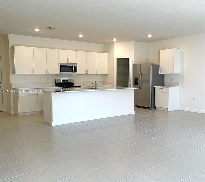 1st image of 2982 Park Pl #5838