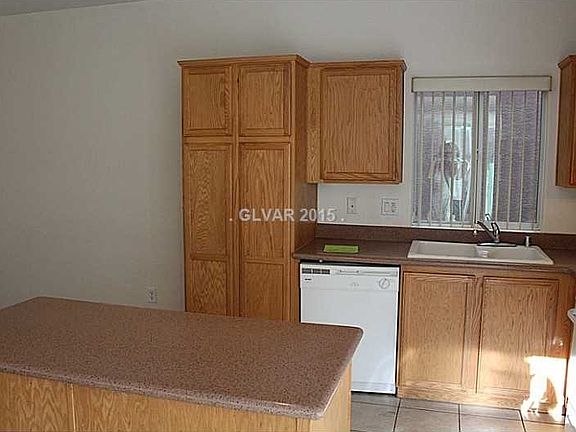 3rd image of 3536 Carisbrook Dr