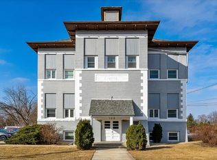 163 Main St #A, Sugar Grove, IL 60554