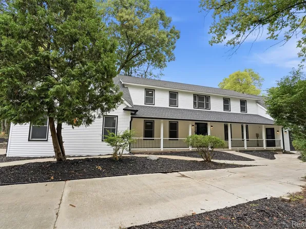 1968 Kellogg Rd, Brighton, MI 48114