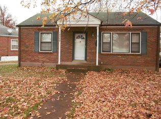 10549 Saint Philip Ln, Saint Ann, MO 63074