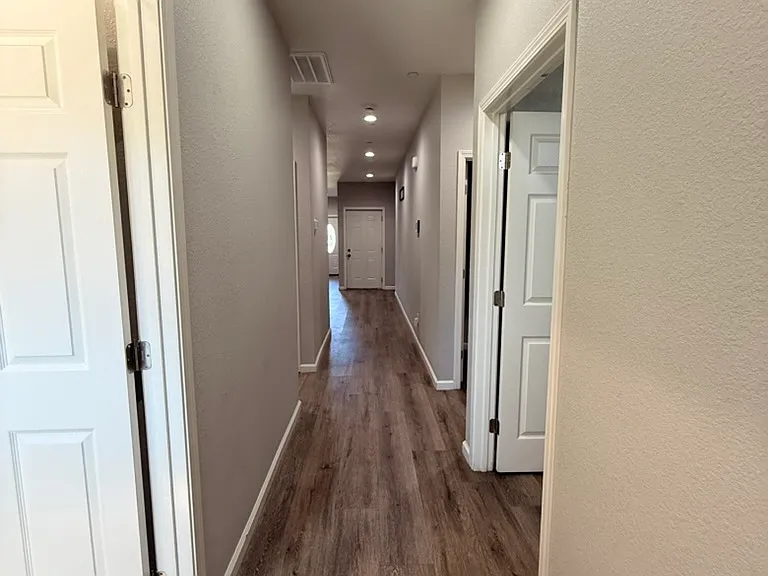 2114 Beachwood Dr — Photo 10