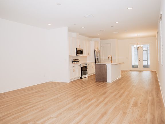 3rd image of 17676 Northlake Grv