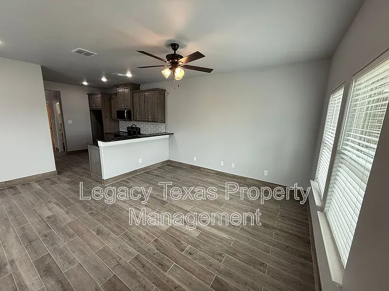 910 Fuller Ave #A — Photo 5