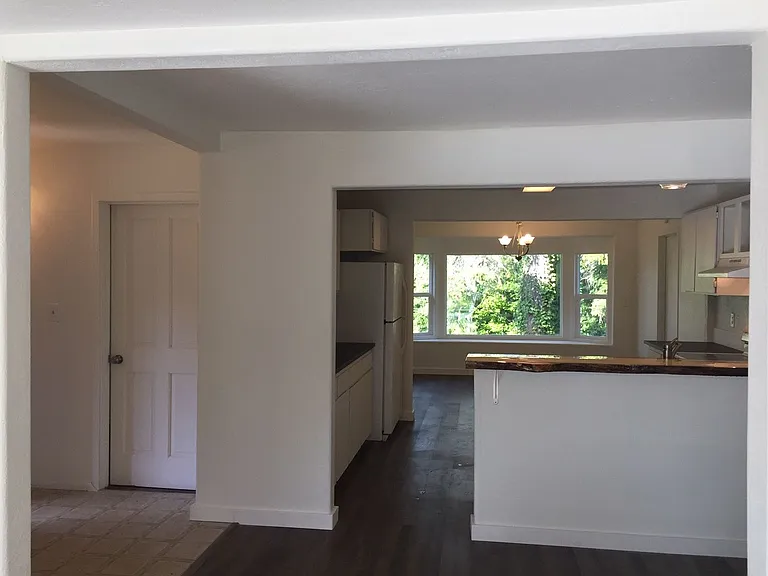 669 S Main St — Photo 10