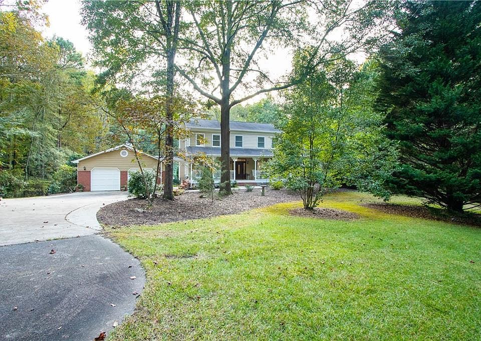 1st image of 329 Quail Creek Dr NW